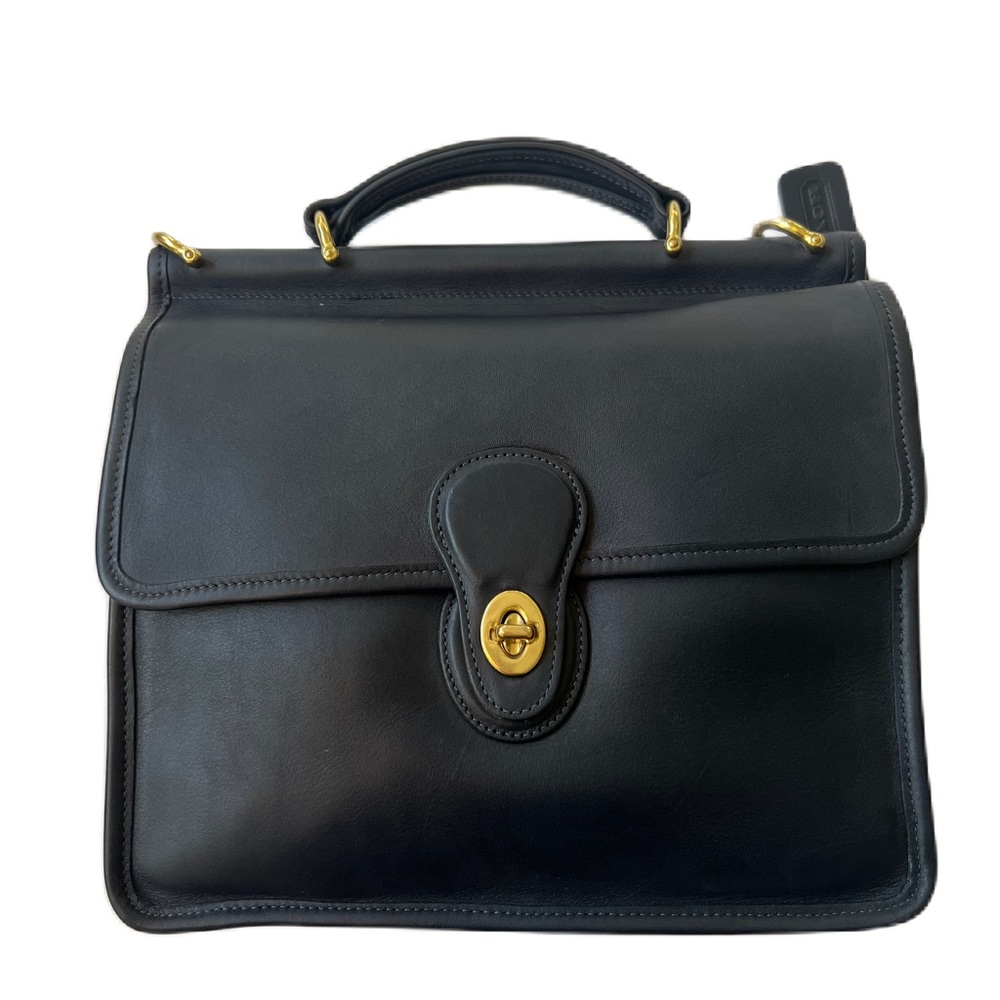 Vintage coach navy leather shoulder bag/ cross body with removable strap.